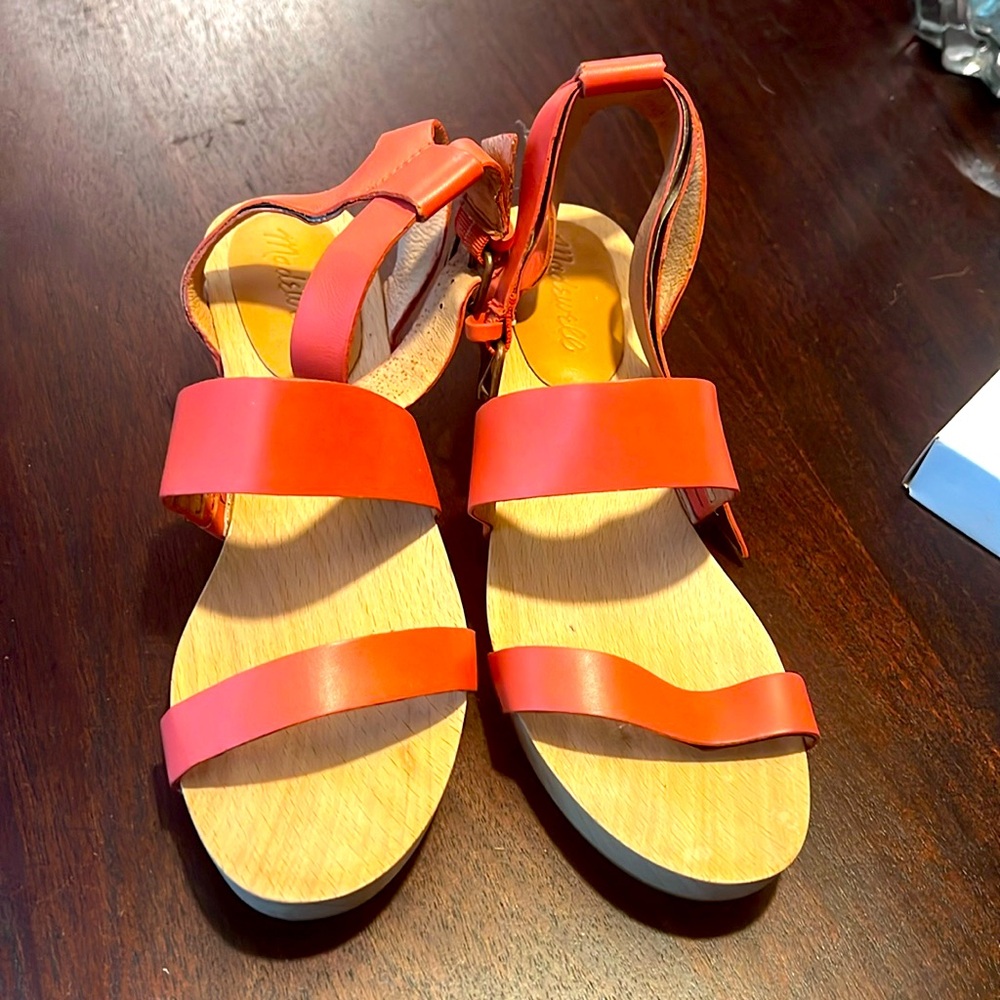 Madewell coral leather sandals, size 8
